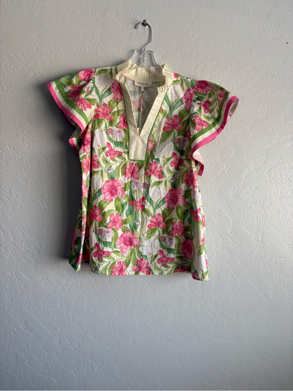 ❤️NEW entro Pink Floral V-Neck Cotton blouse with Green Leaves